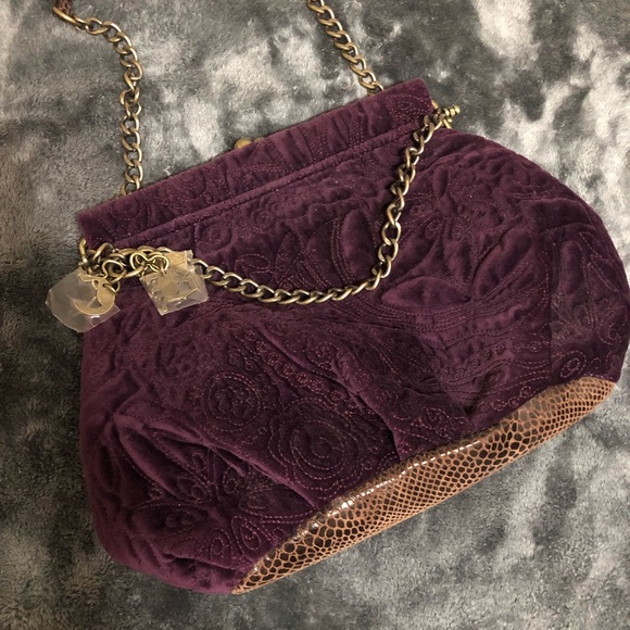BCBGirls Handbags - Vintage/EUC BCBGirls Burgundy Velvet Quilted Handbag